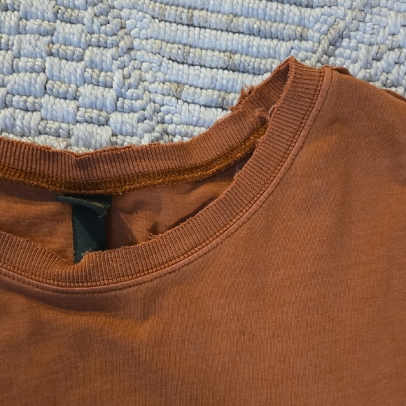 Crop Tee - Picture 4 of 6